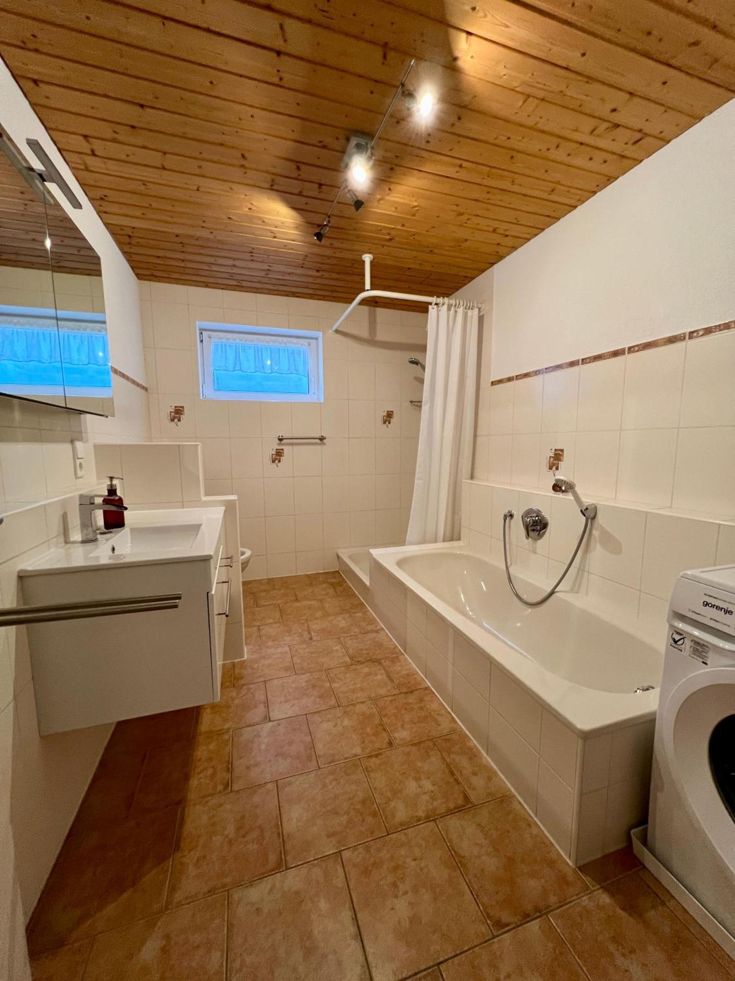 Gemuetliche Ferienwohnung Im Herzen Des Schwarzwaldes Niedereschach Luaran gambar